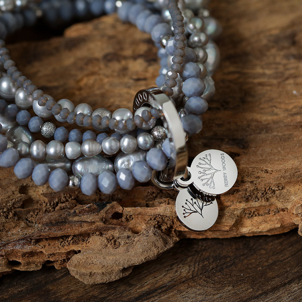 Armband mit echten grauen Perlen